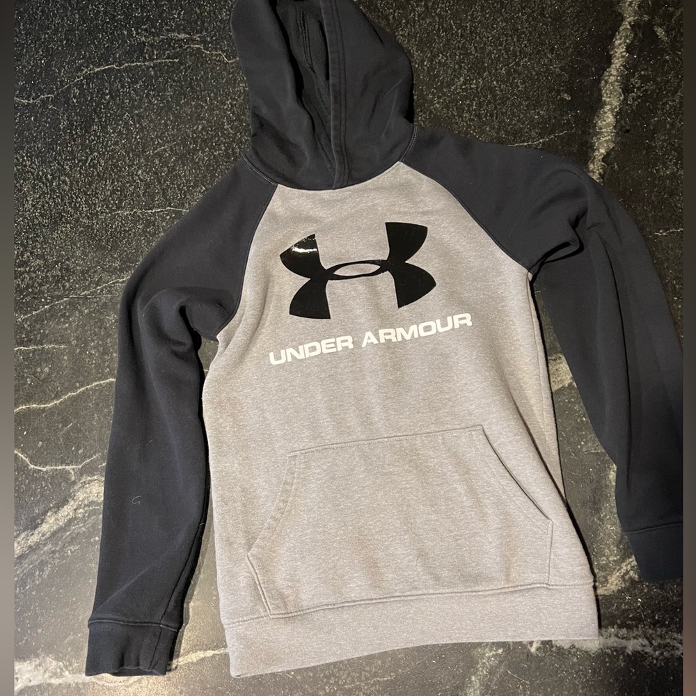 Youth Medium Under Armour hoodie sweatshirt